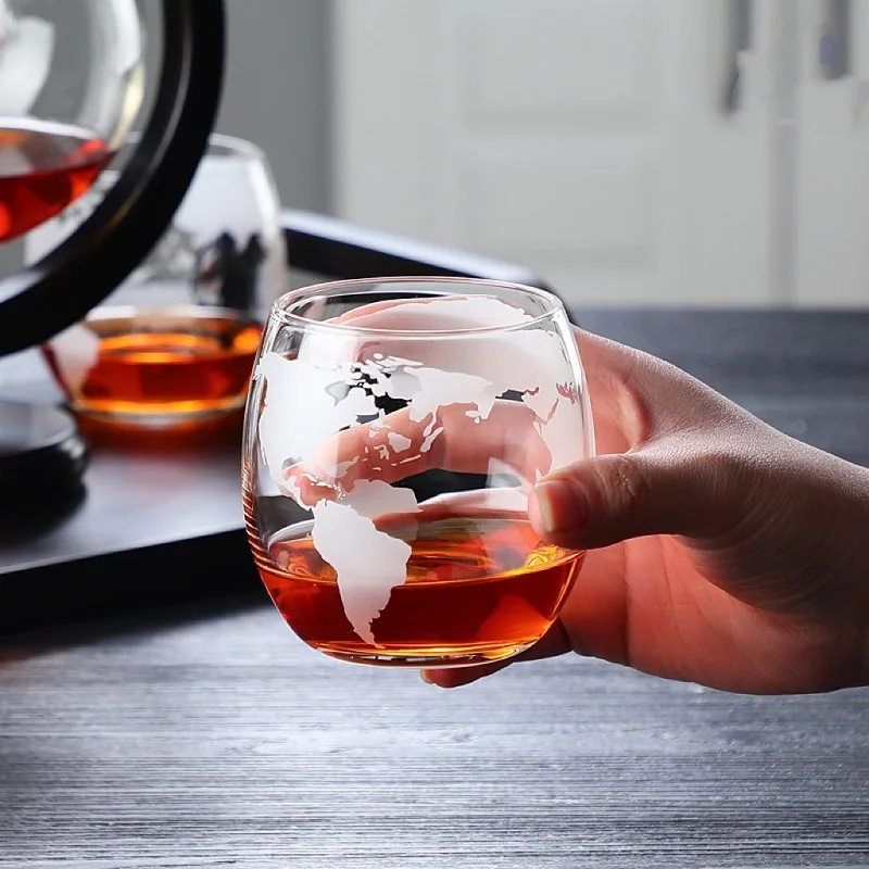 1L Creative Globe Decanter Set with Lead-free Carafe Exquisite Wood-stand and 2 Whisky Glasses Whiskey Decanter