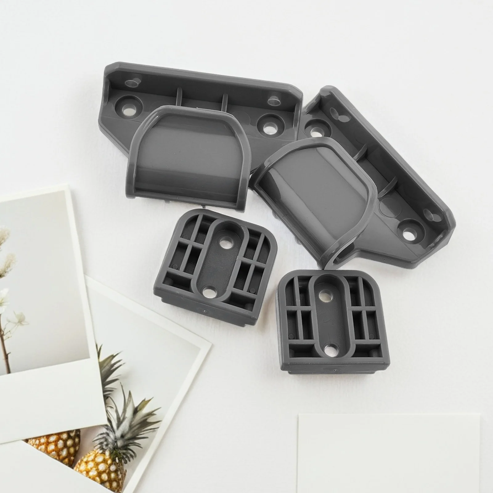 

1 комплект, выдвижные защитные ворота для домашних животных, серые складные выдвижные внутренние детские ворота для лестниц и дверных проемов, выдвижной забор для собак