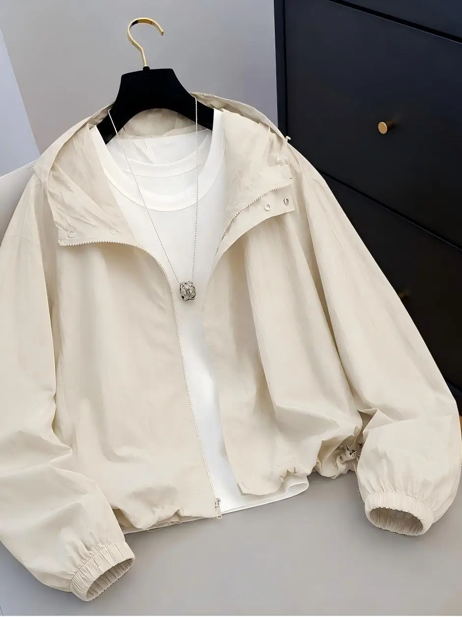 Women's Hooded Lightweight Loose Fitting Summer Sun Protection Jacket Breathable Outdoor Climbing Coat Short Style T-Shirt
