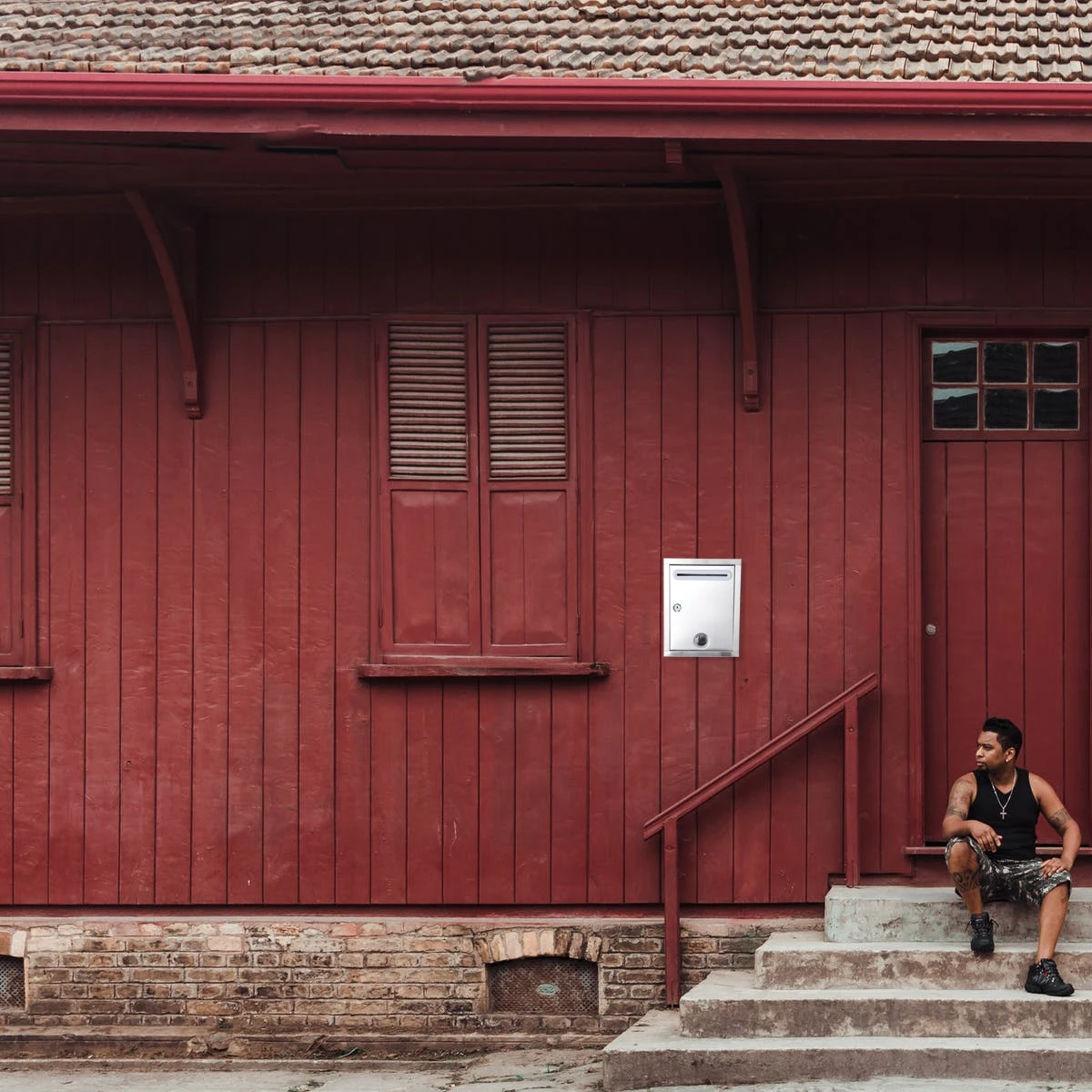 

Small Stainless Steel Mailbox Lightweight Waterproof Suggestion Complaint Box for Company Letters Ballots Small Mailbox