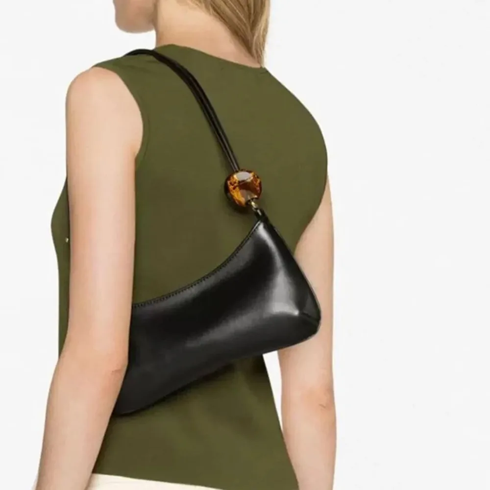 

2025 new niche design single-shoulder underarm bag, retro commuting high-end women's single-shoulder bag