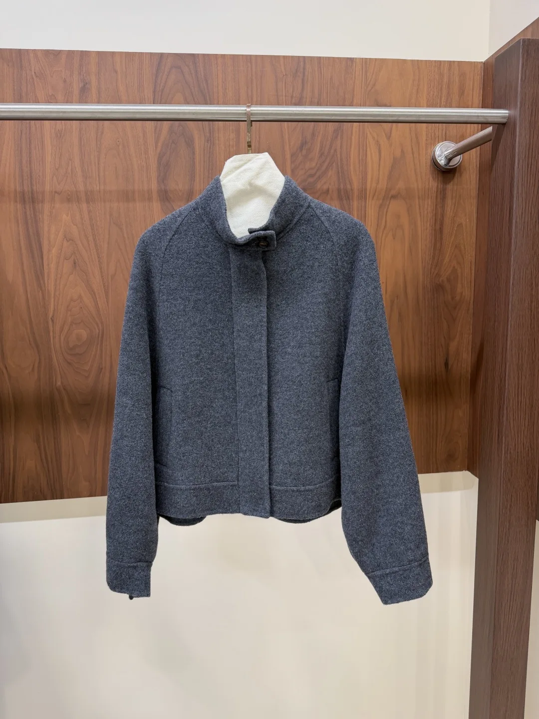 New Autumn/Winter High-Quality Stylish Casual Cashmere-Wool Coat For Women – Available In 2 Colors And 4 Sizes (S, M, L, Xl)