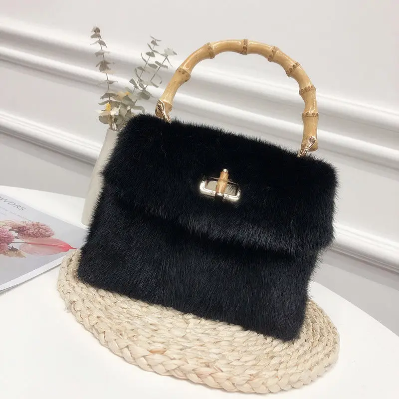 

Autumn And Winter New High Quality Mink Fur Grass Handheld Women's Bag, European And American Fashion Noble High End Women's Bag