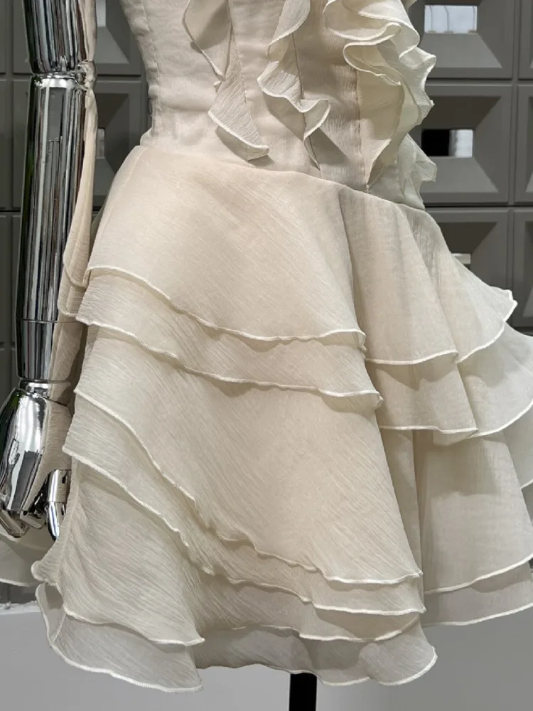 DFDG 2025 Vestido curto feminino elegante com decote em V sem mangas assimétrico em camadas com babados e cintura cinching design para primavera verão