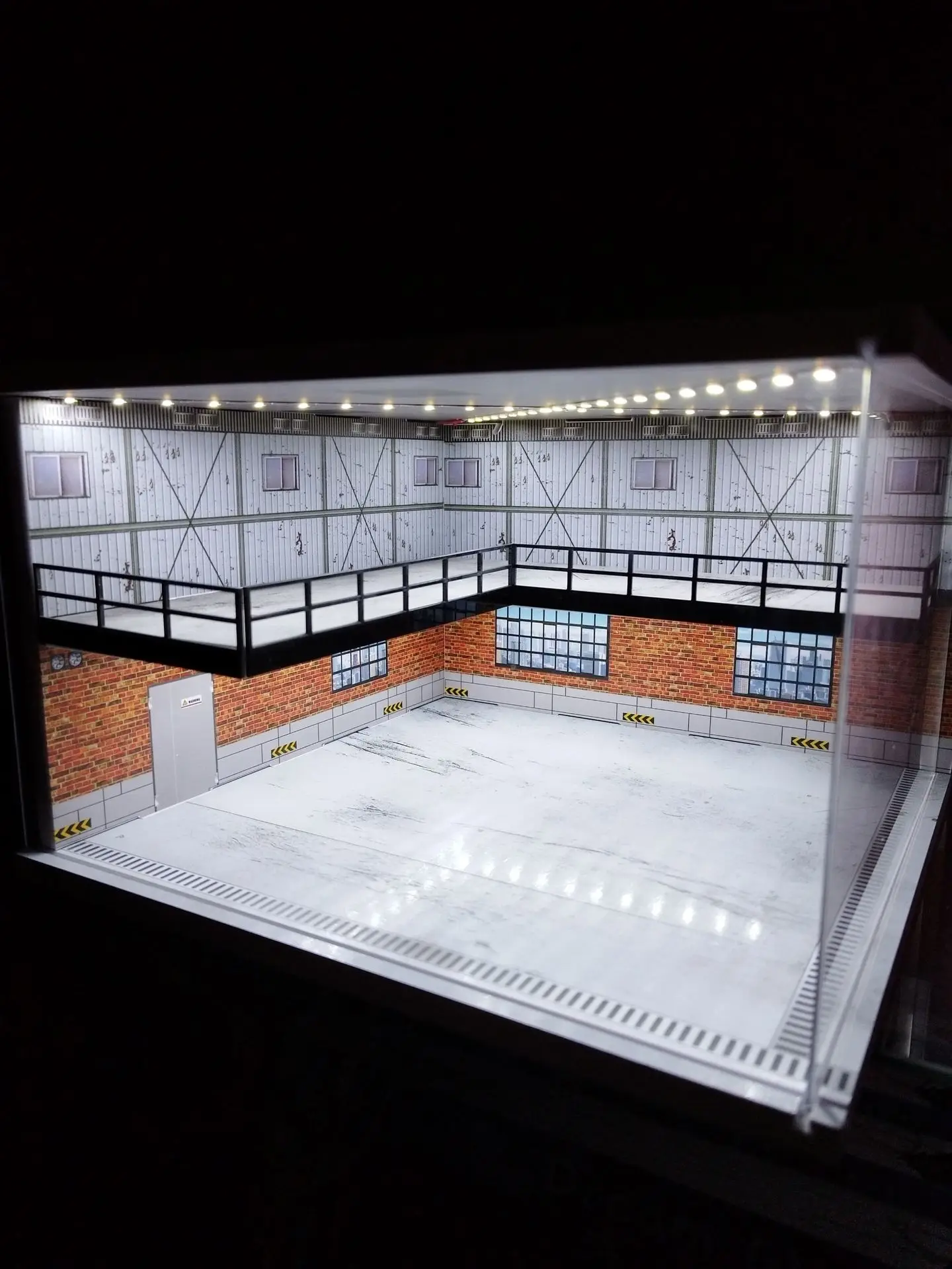 Luwecf Vitrine de parking moulée sous pression à l'échelle 1:64 pour voitures miniatures, noir Luwecf Vitrine de parking moulée sous pression à l'échelle 1:64 pour voitures miniatures, noir