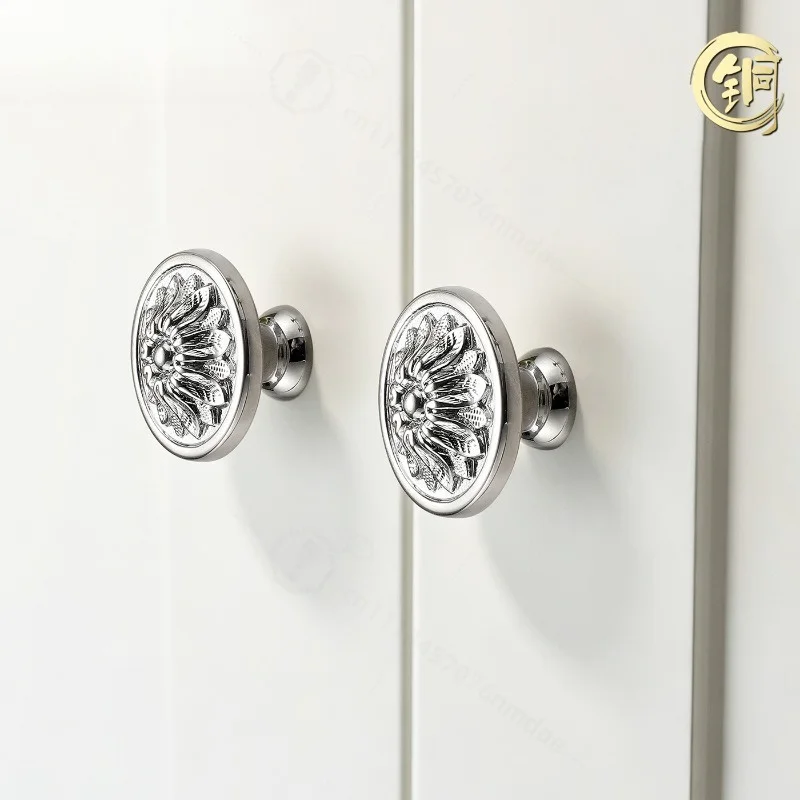 Vintage Brass Cabinet Pull Single Hole Door Handle Retro Drawer Knob for Closet TV Bedside Cabinet Entrance Cabinet Hardware