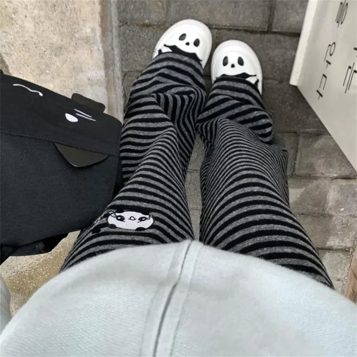 Japanische gestreifte Weite Hose Y2k Ästhetik Kawaii Cartoon Stickerei Gerade Hose Vintage Lässige Lose Hose für Damen – Detail 2