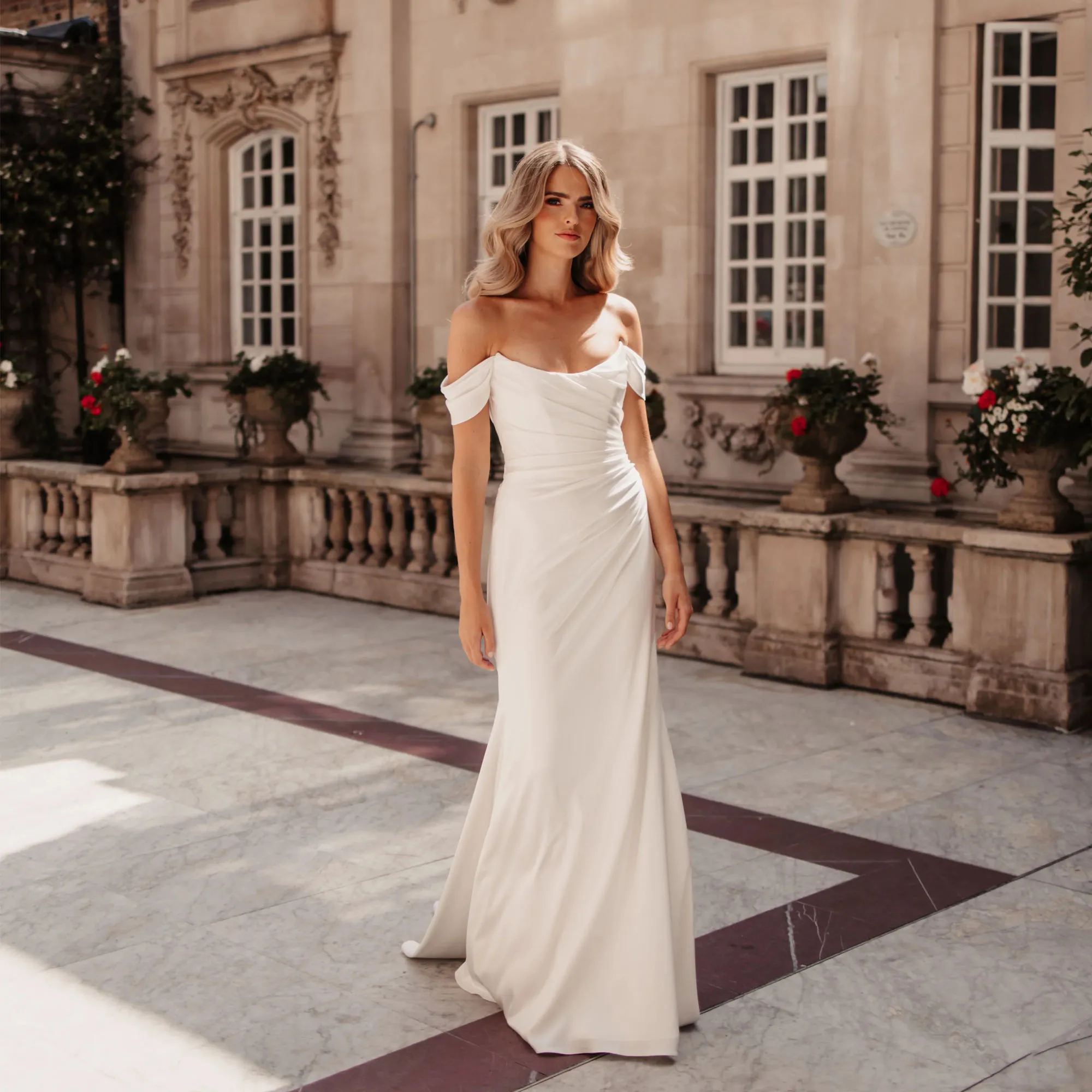 Elegant Satin Mermaid Wedding Dresses Off The Shoulder Strapless Pleated Open Back Bridal Gown Vestidos De Novia Customized