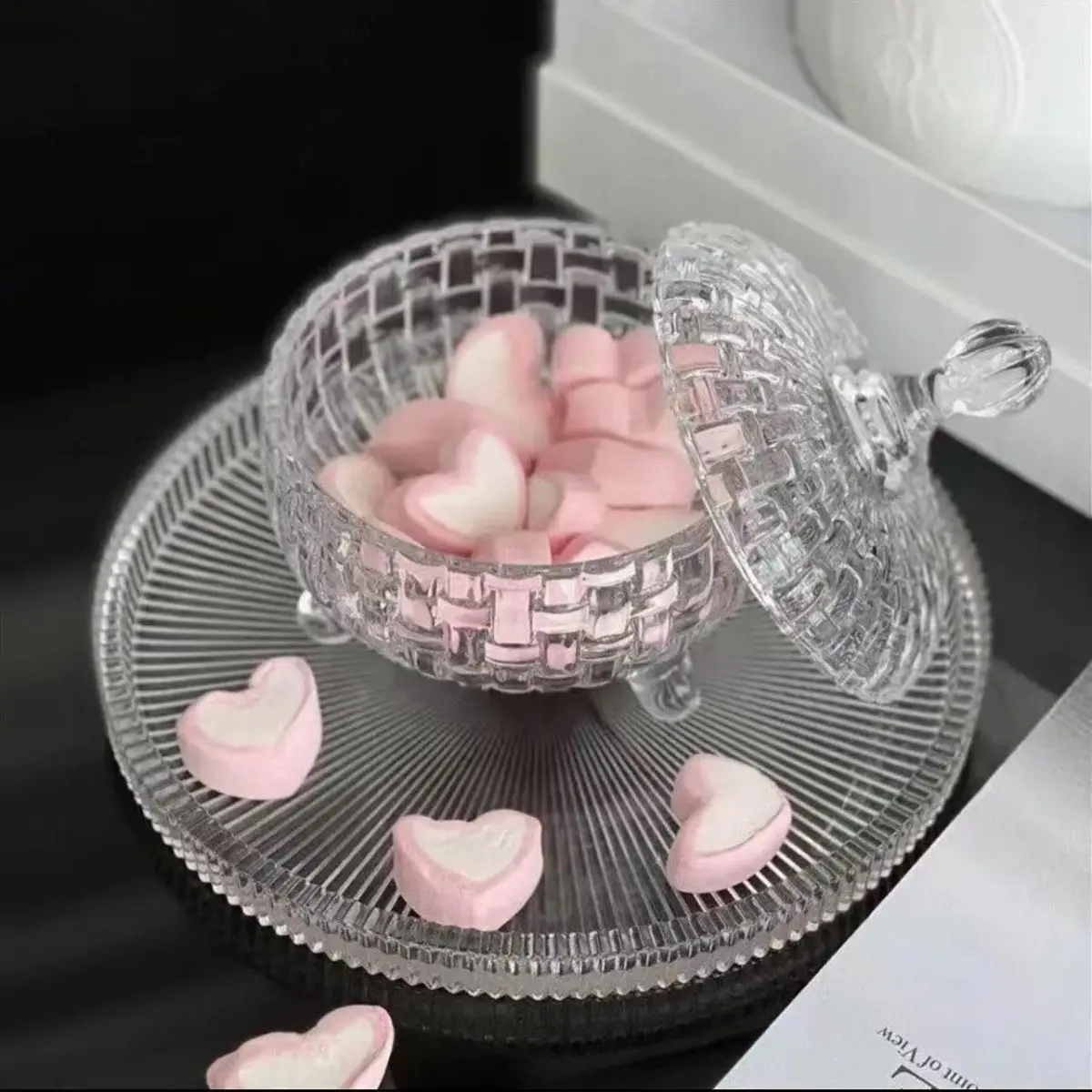 Ceramiczna popielniczka w stylu light luxury z pokrywką, do salonu, zapewniająca atmosferę przeciw muchom, do domowego biura, zaawansowana popielniczka, kreatywna ozdoba.