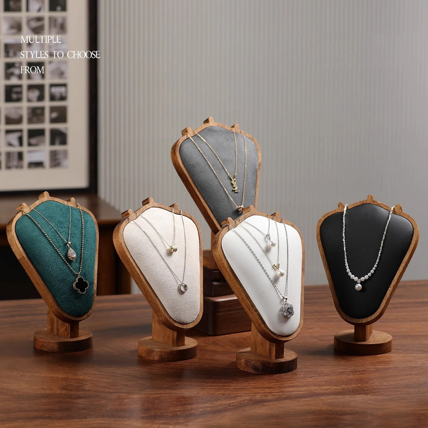 

Luxury Necklace Display Stand, Wooden Portrait Model Counter, Pendant Display Stand, Jewelry Display Prop
