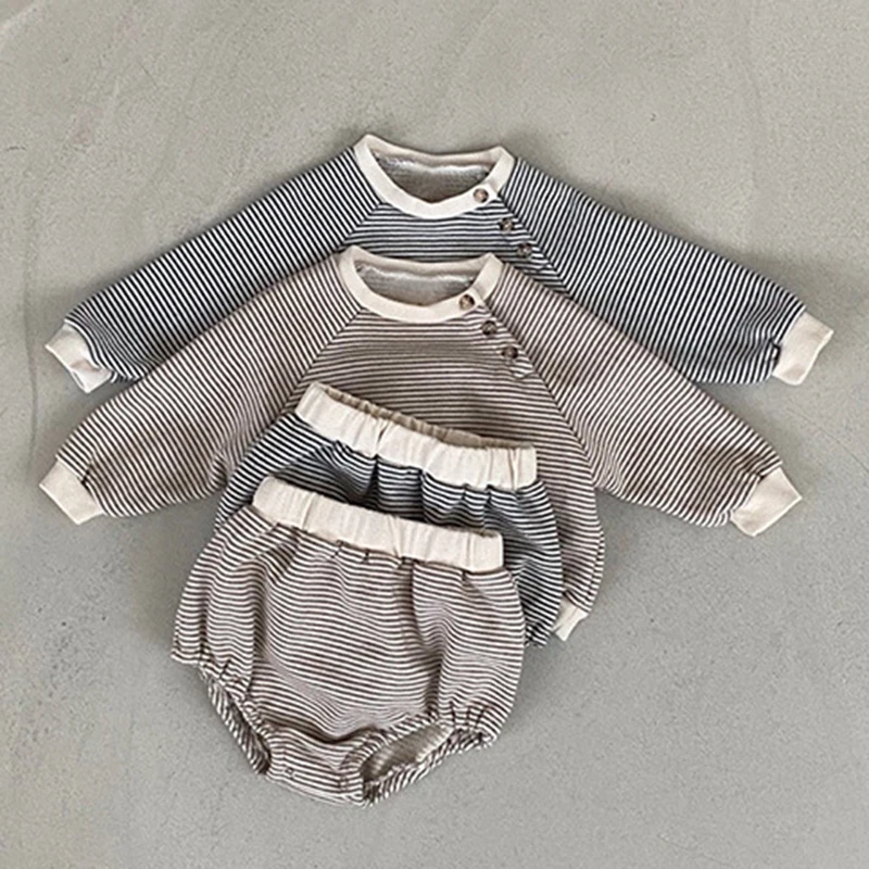 

Комплект одежды для маленьких мальчиков и девочек, кофта с длинным рукавом в полоску и шорты, комплект одежды на весну и осень