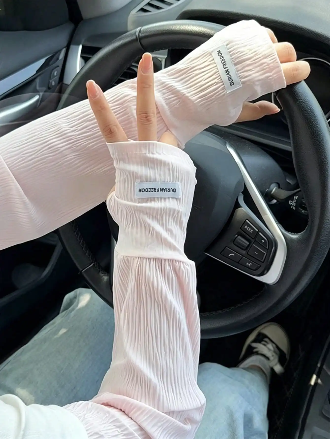 

1 Pair Summer Loose Women's Sunscreen Ice Silk Arm Sleeves, Highly Attractive UV Protection Sunscreen Sleeve, Fingerless Design Fashion Sunscreen Arm Sleeve, Suitable For Driving, Outdoor Sports, Cycling, Travel, Vacation Wear, Used As Arm Protector Or Gi