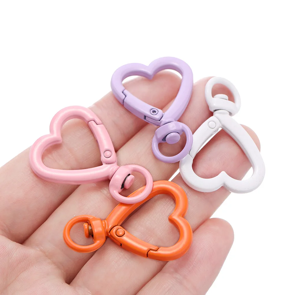 2PCS Hot Selling 26mm Color Love Spray Paint Spring Buckle Alloy Heart Shaped Keychain Creative DIY Doll Key Pendant Wholesale