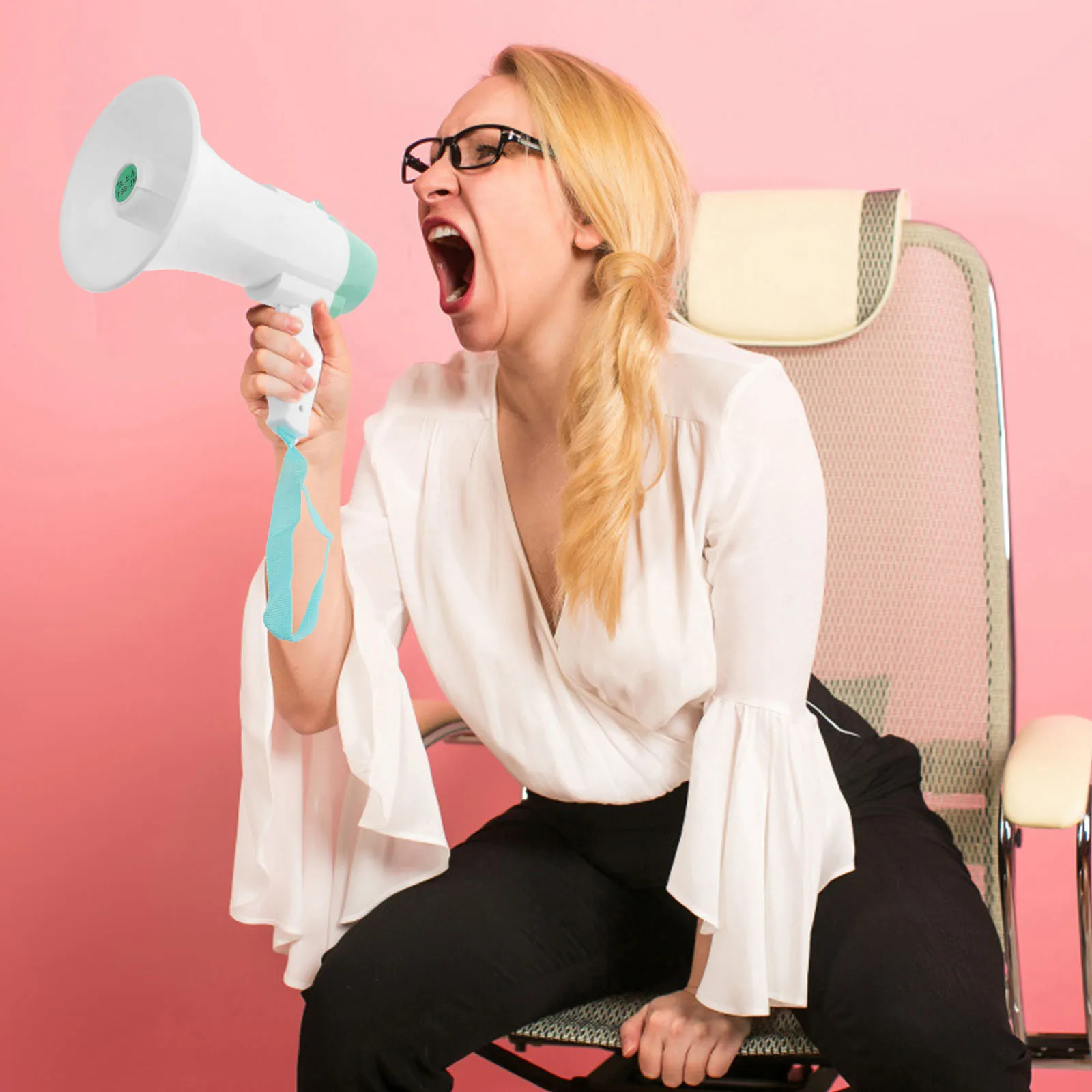 

Sturdy Plastic Megaphone Voice Protector Siren Alarm 5h Play Tour Guide Merchant Hand Trumpet Recording Megaphone