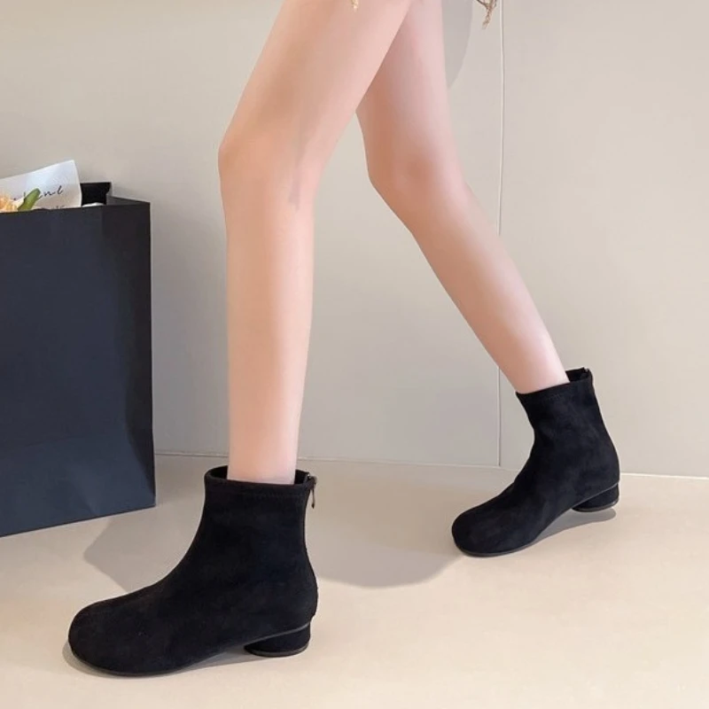 2025 جديد منتصف الكعب النساء الجلد المدبوغ حذاء من الجلد الشتاء موضة أحذية مكتنزة للمرأة أحذية أنيقة الثلوج تشيلسي أحذية بوت قصيرة دي Mujer