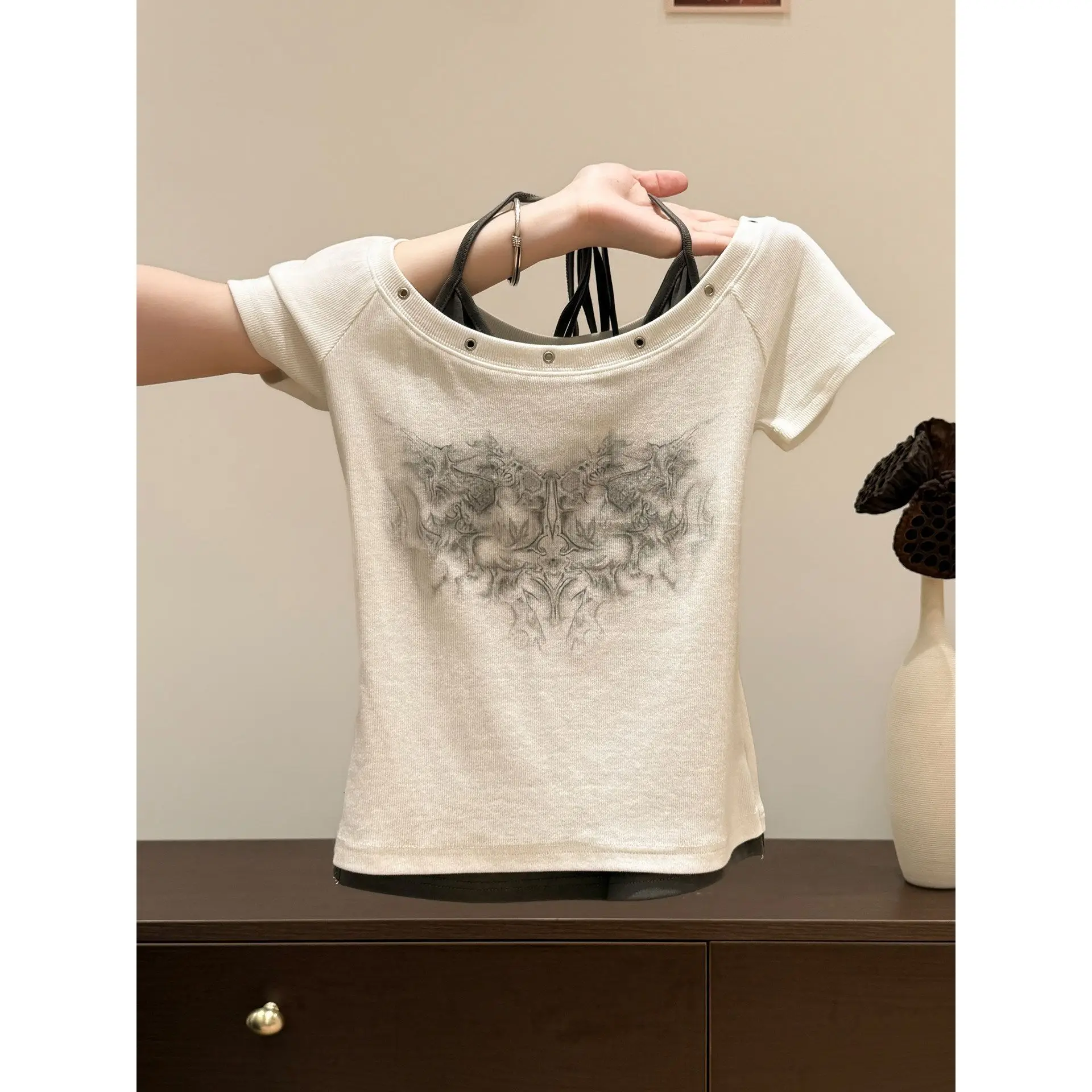 Summer Women's New Sexy Fitted Slimming Printed Spliced Inner and Outer Worn Halter Neck Short Sleeve T-Shirt