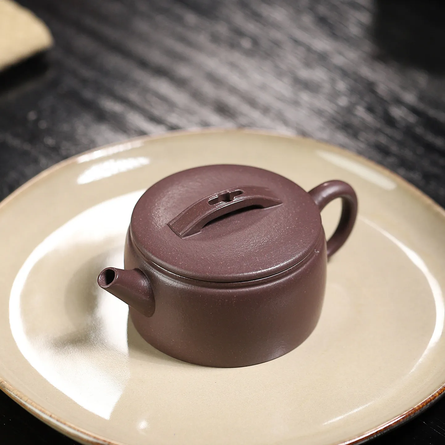 Tian Qing Clay Zisha Teapot Small Wide Mouth Han Wa Shape Gongfu Pot Ball Filter for Daily Infusions and Home Tea Rituals