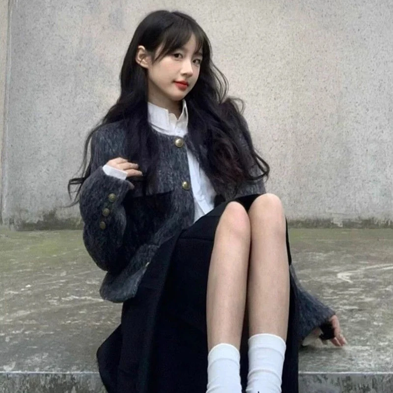 Ciemnoszare, krótkie płaszcze wełniane damskie z długim rękawem, proste, eleganckie, w stylu vintage, do biura, codzienne, zapinane na guziki, z dekoltem typu O, koreańskie bluzki damskie.