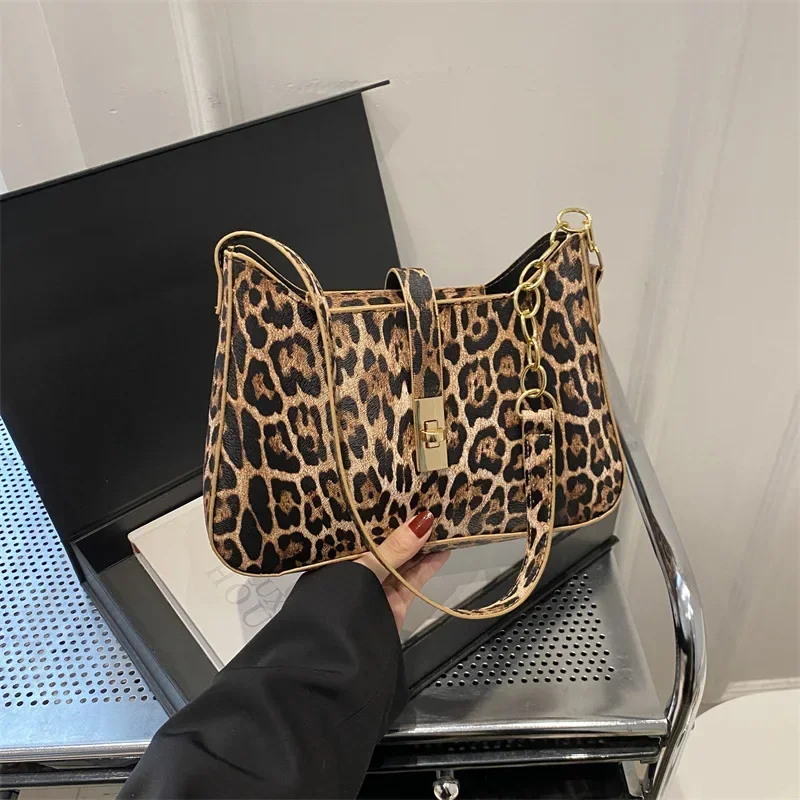 

Premium Leopard Print Bag Versatile Shoulder Underarm Bag