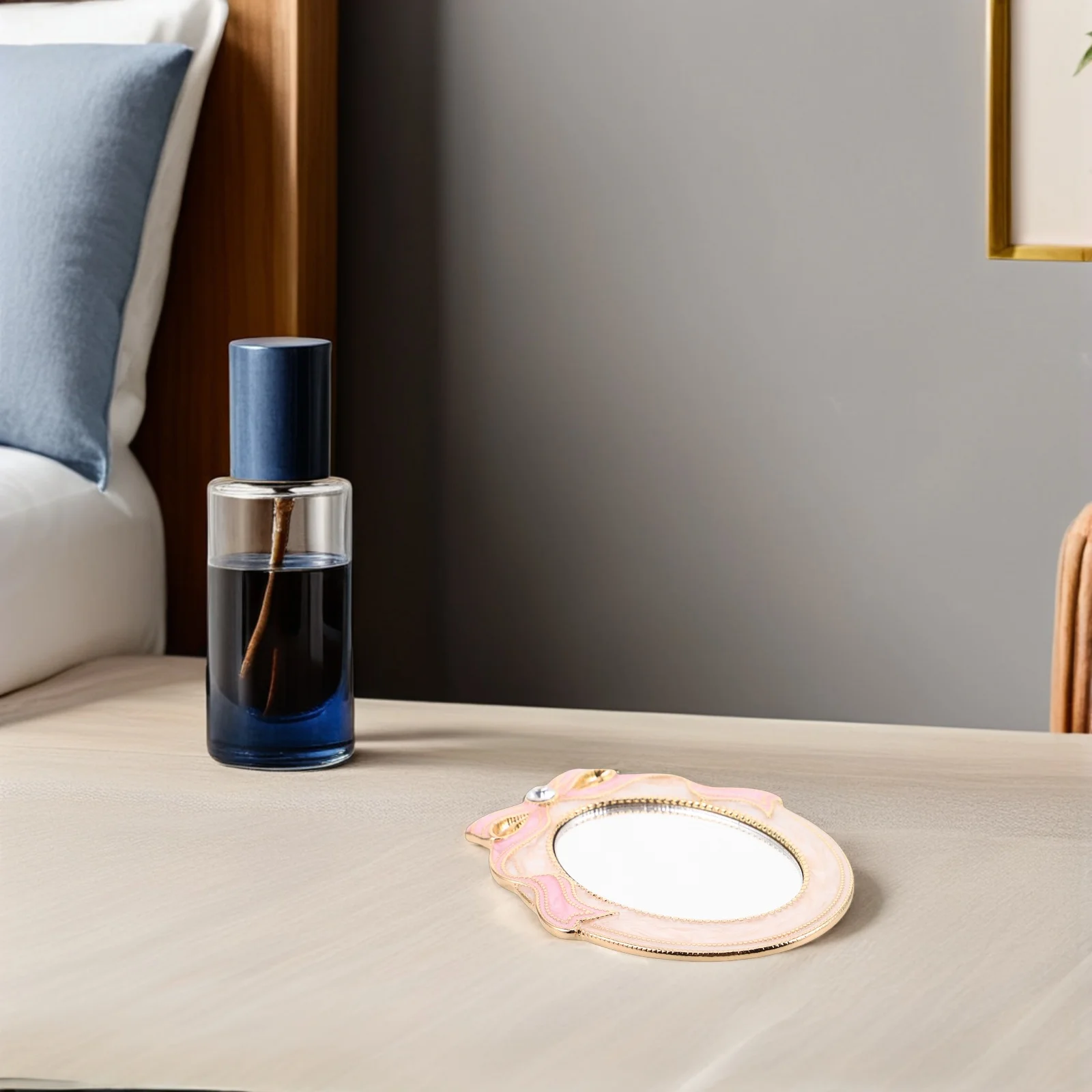 

Mini Portable Vintage Pocket Makeup Mirror Compact Rhinestone Bowknot Travel Size Makeup Mirror for Purse Girls Vanity