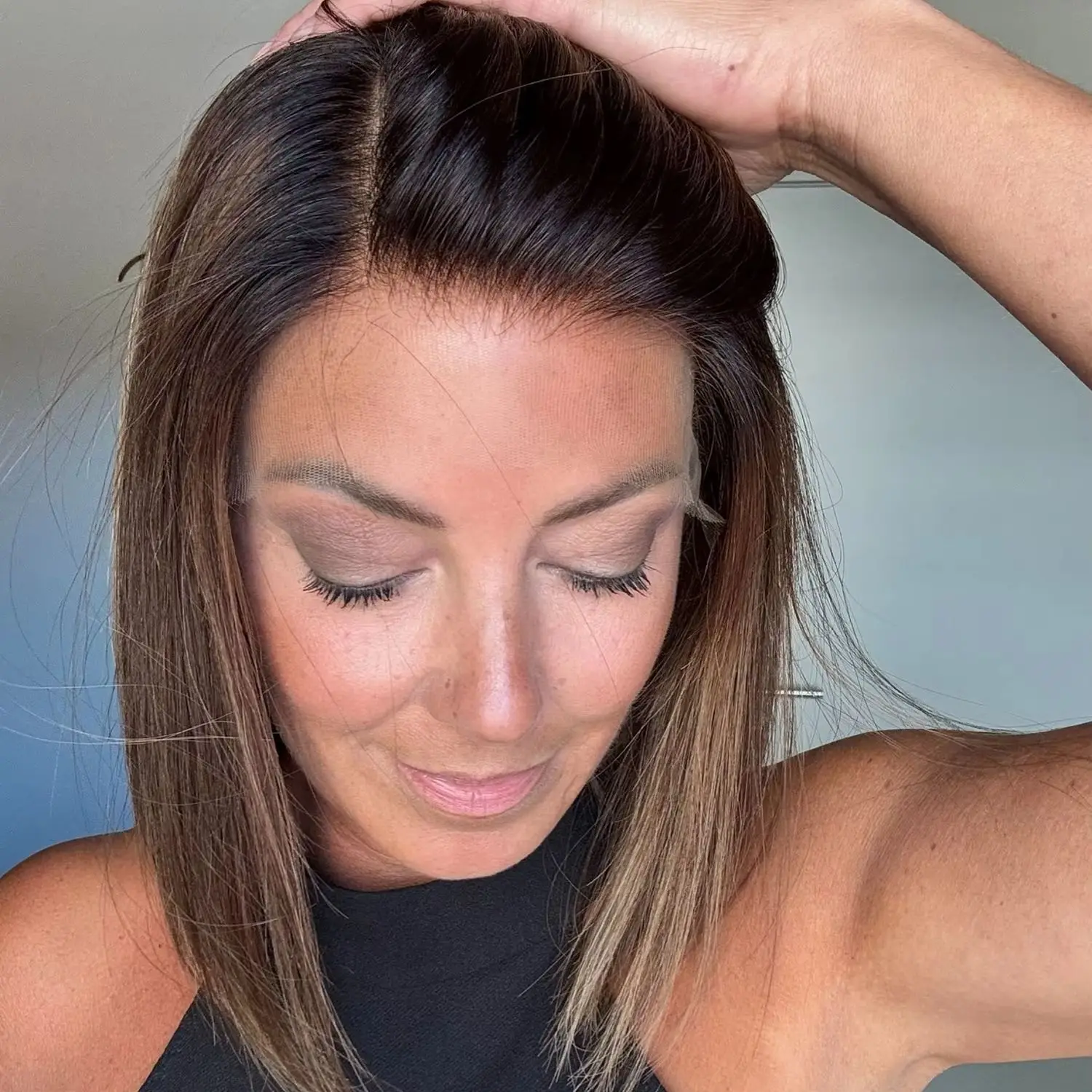 

Боб Ombre Темно-каштановые каштановые волосы Высокое термоволокно Синтетические парики фронта шнурка Теневые корни Короткие прямые парики для косплея для женщин