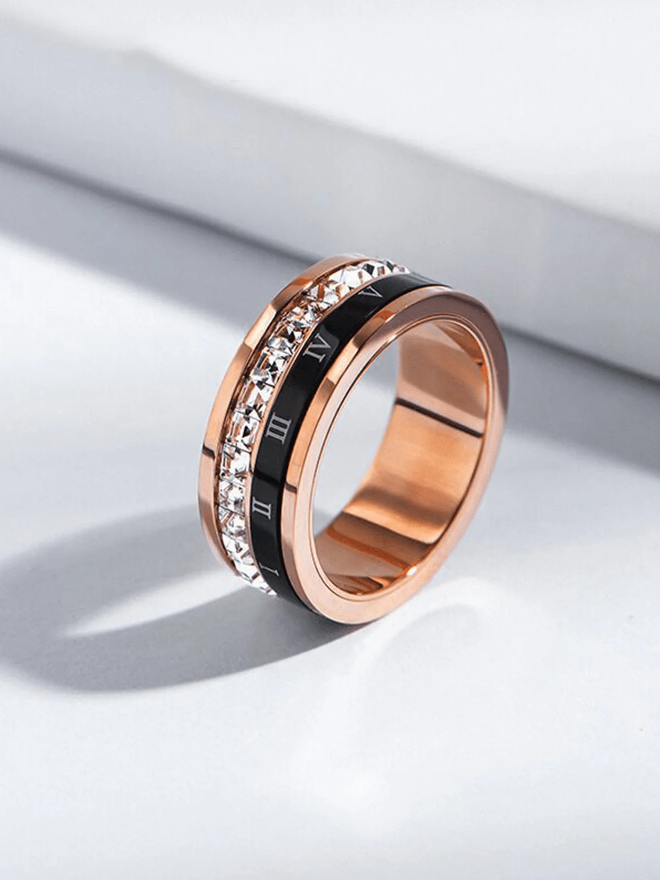 1 Piece of Niche Luxury Roman Numeral Double-Ring Titanium Steel Ring with Micro-Inlaid Zircon for Women, Suitable for Commuting and Street Style, Valentine's Day Gift