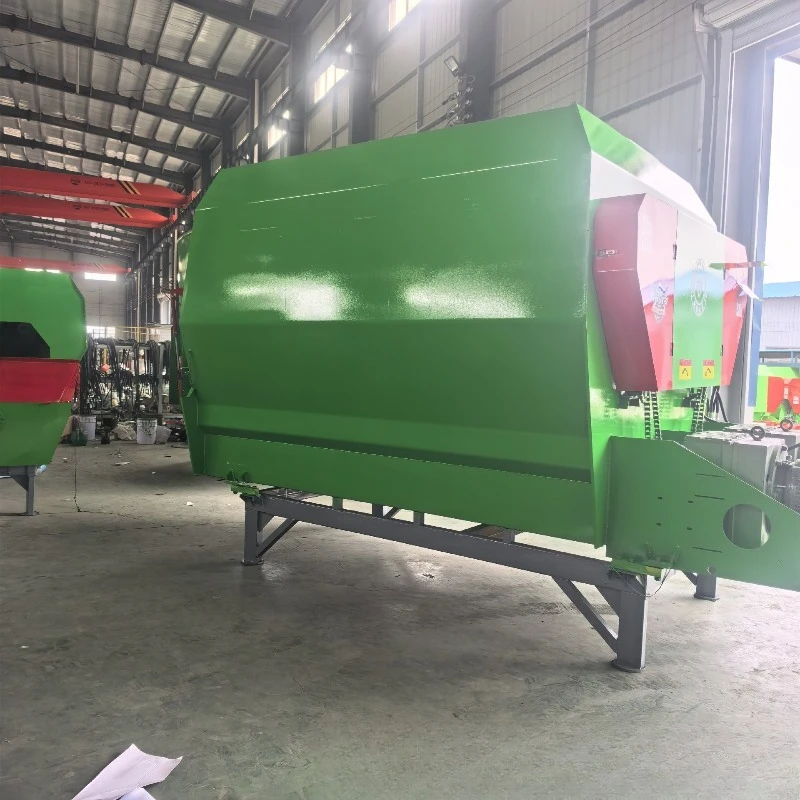 Horizontal mixer farm cattle and sheep feed grinder