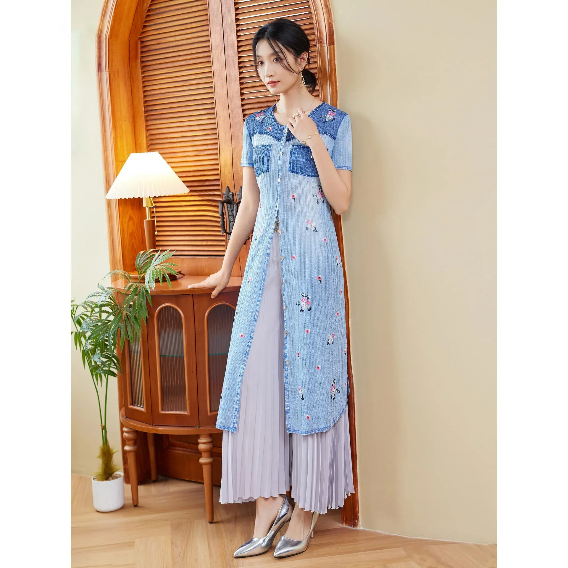 

Miyake Pleated Imitation Denim Print Dress 2024 Summer Short-sleeved Mom Vacation Style Skirt Pleated Plus Size Women's Clothing