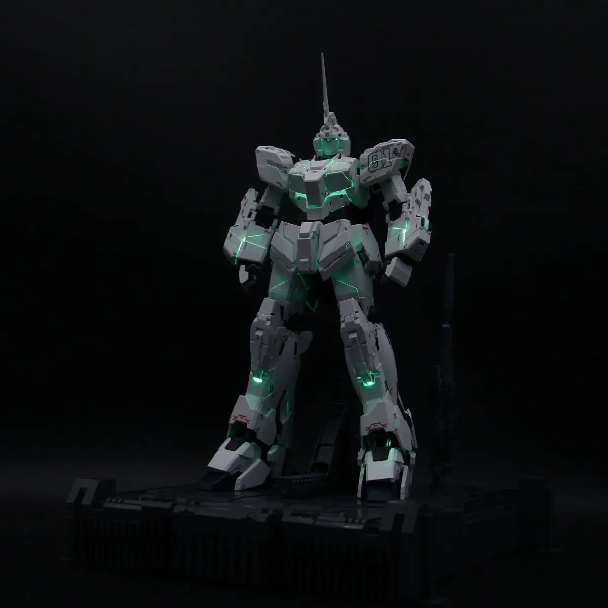 Nuevo en Stock, modelo de bestia mítica Mg 1/100 unicornio 2201 Mgex Rx-0, Kit de modelo de ensamblaje, figuras de acción de Robot, juguetes de plástico, regalos