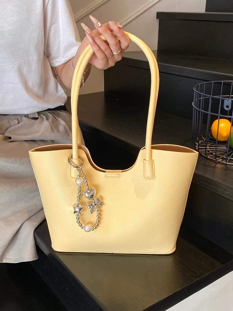 

Женские сумки из искусственной кожи большой емкости, новинка 2025 года, простая однотонная сумка на плечо, повседневная текстурная дорожная сумка-тоут