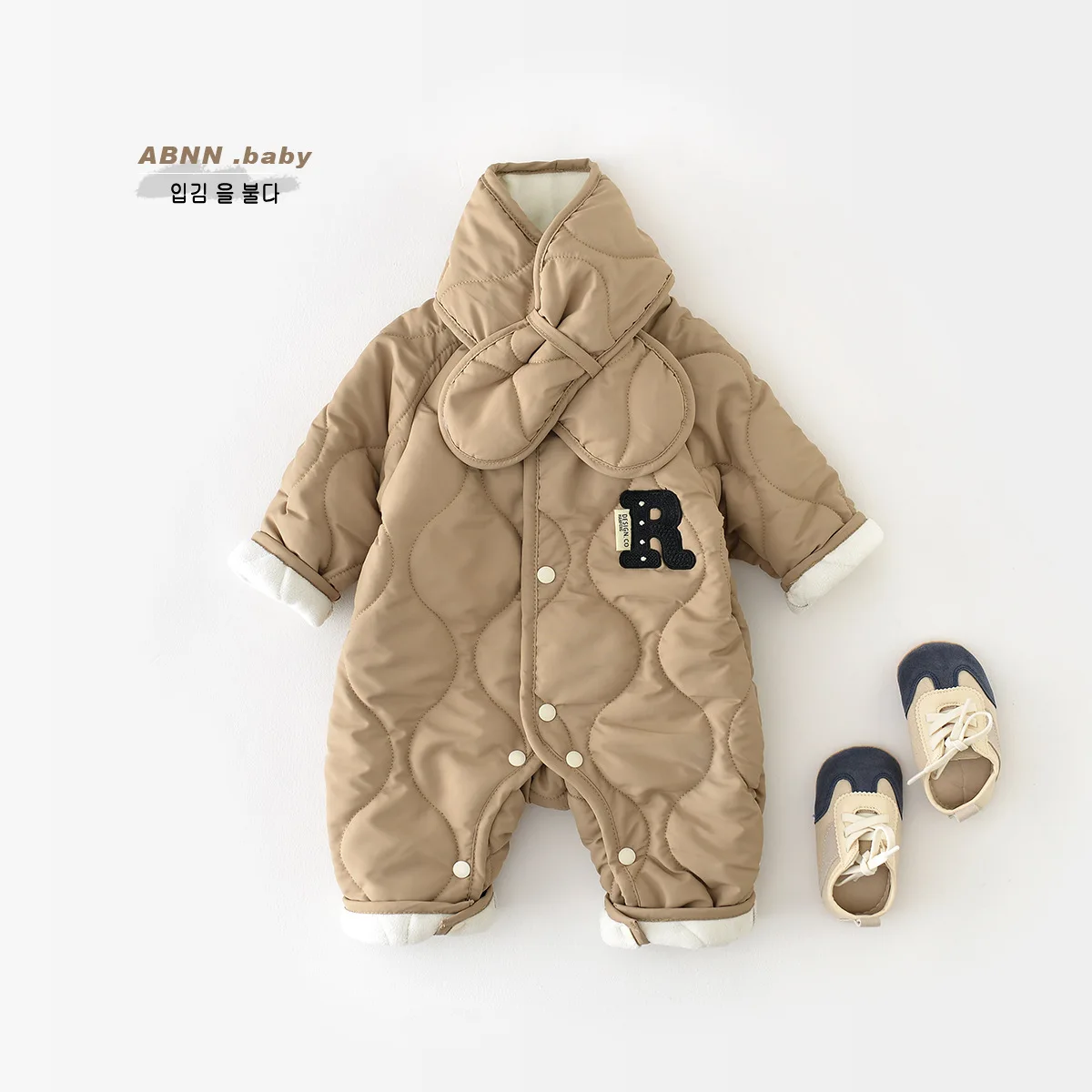 Baby jumpsuit autumn\\winter quilted boy\'s treasure rompers newborn Korean plush insulation climbing clothes scarf free clothing