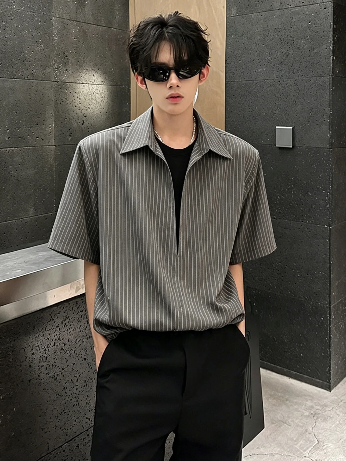 

Men's V-Neck Stripe Ice Silk Short Sleeve Shirt Casual Loose Fit Summer Fashionable Shirt Breathable Comfortable Lightweight