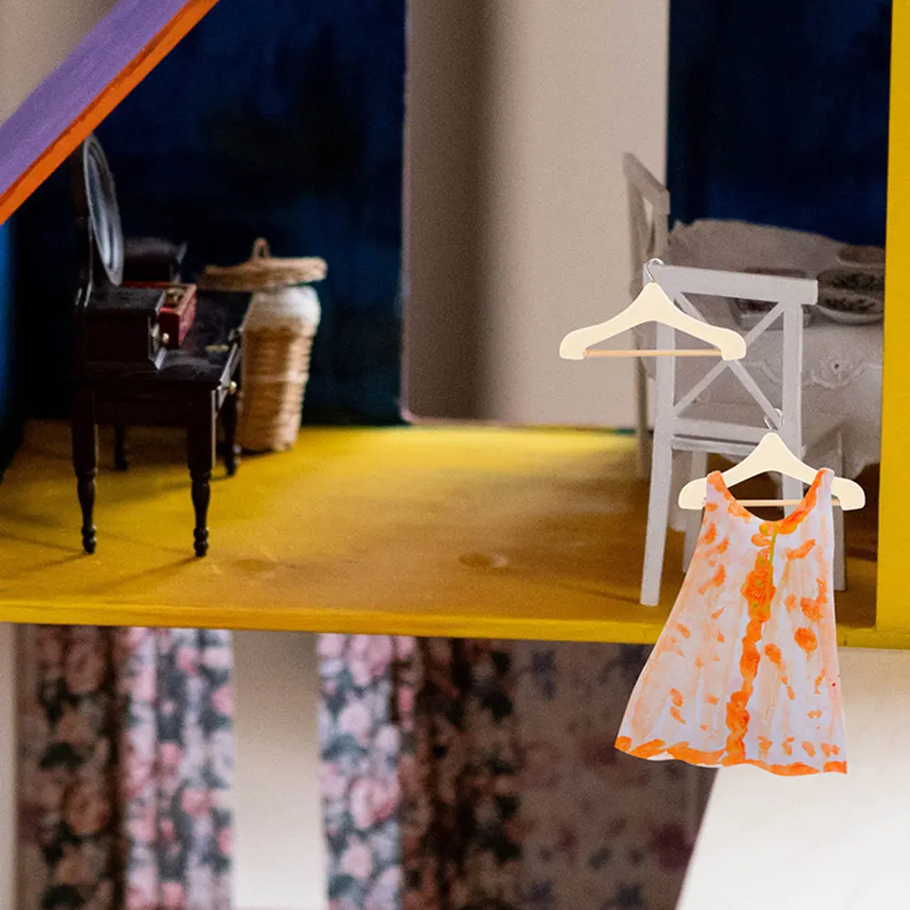 

15Pcs Mini Dollhouse Hangers Miniature Clothing Racks for Tiny Home Decor Sturdy Fine Workmanship Mini Closet Organizers Hanging