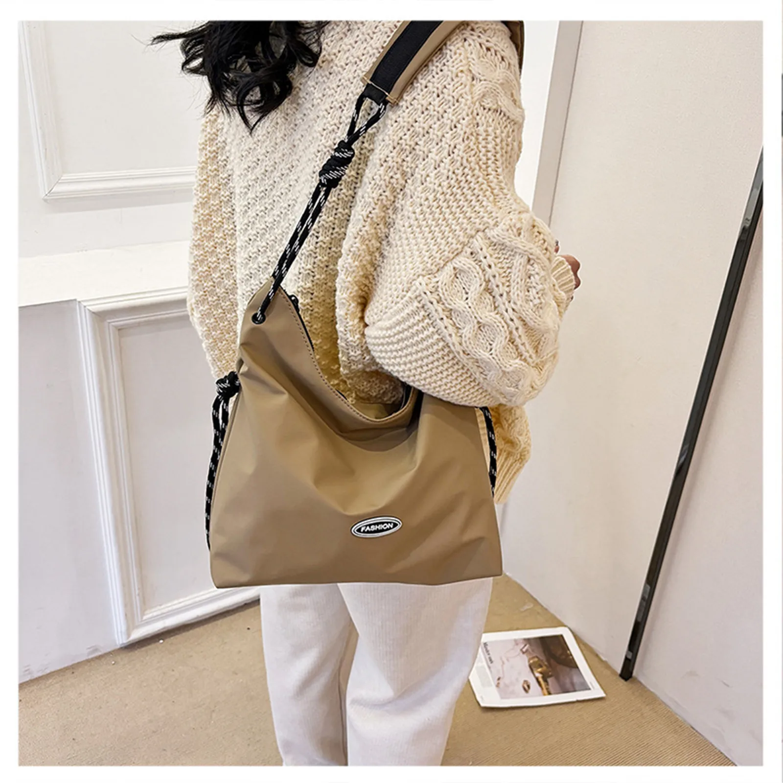 

Crossbody Bag Women'S Casual Large-Capacity Commuter Shoulder Bag Simple Water-Repellent Student Class Handbag