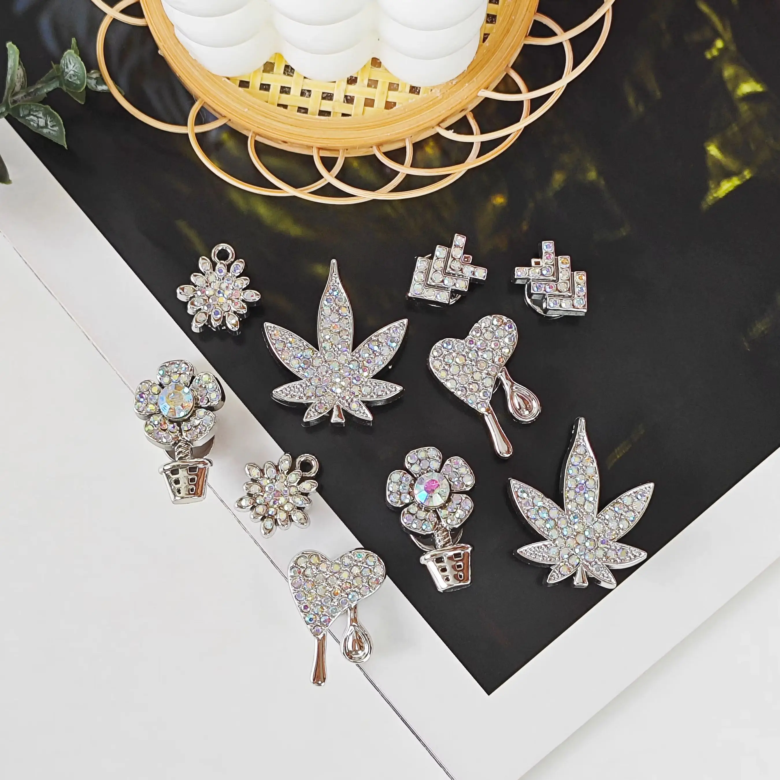 10Pcs DIY Shoe Decoration Charms Silver-Colored Rhinestones, Maple Leaves, Flowers, Heart-Shaped Decorative Buckles Non-Metallic Lightweight Material Y2K Fashion Versatile Cute Personality Accessories for Men and Women Suitable for Eva Beach Shoes, Sandals, Removable Shoe Decorations, Holiday Gifts