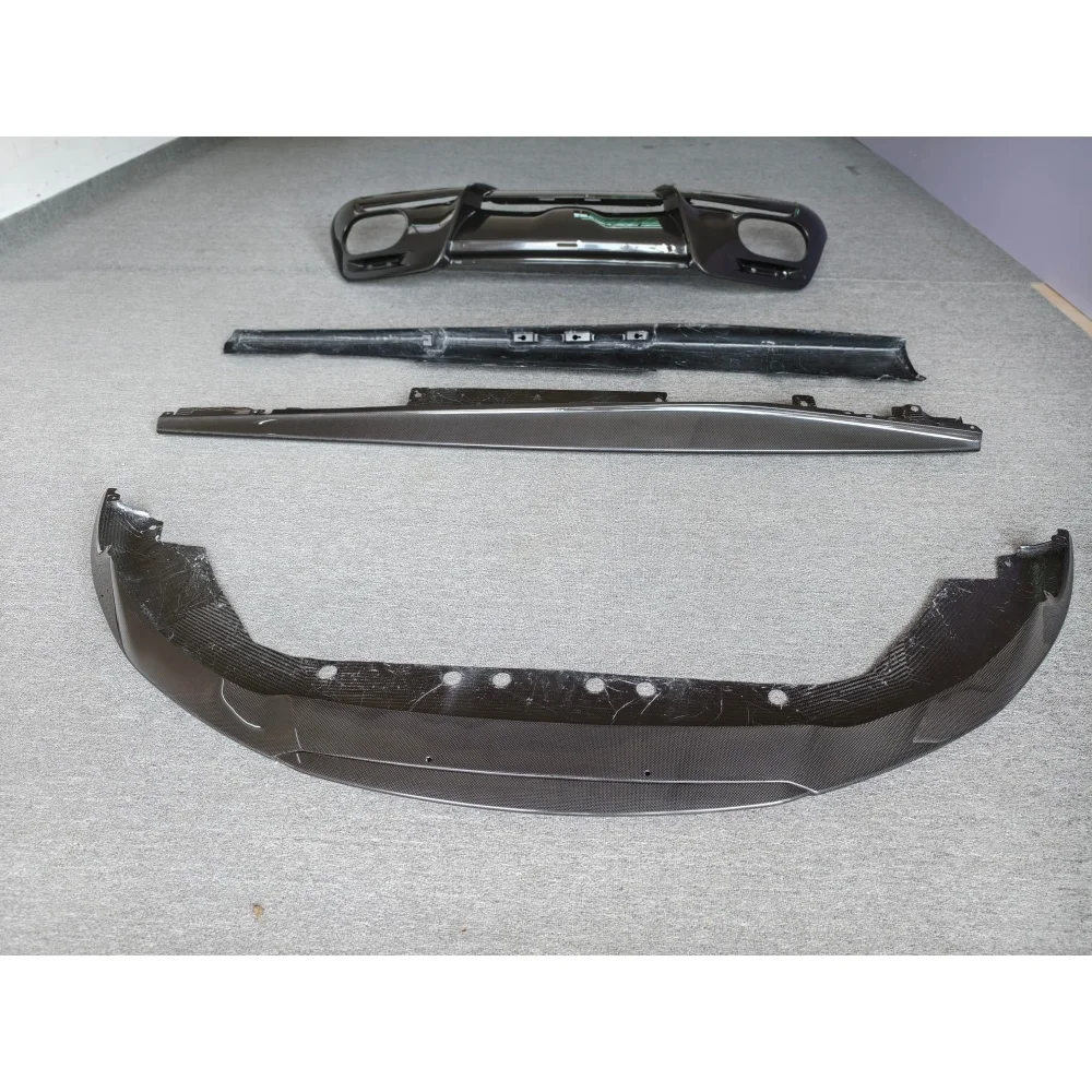 High Quality Speed Dry Carbon Fiber OEM Style Polished Finish Full Set Front Lip Side Skirt Rear Diffuser Body Kit for Ferrari