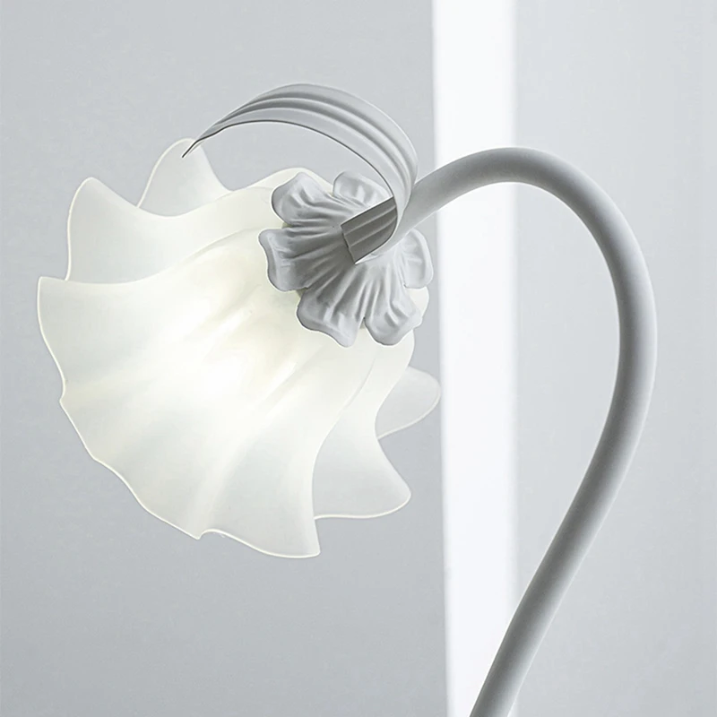 مصباح طاولة زهرة لطيف مع لمبة ليد ، 3 درجات حرارة اللون ، مصباح بجانب السرير قديم