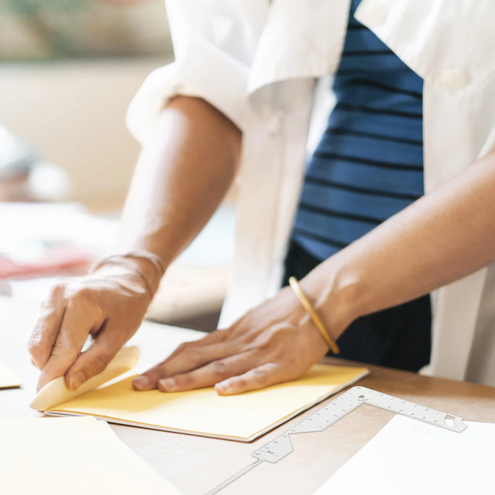 

Metal Bookbinding Ruler 5-in-1 Function Precision Scale Strong Durability Lightweight for Book Cover Making Supplies