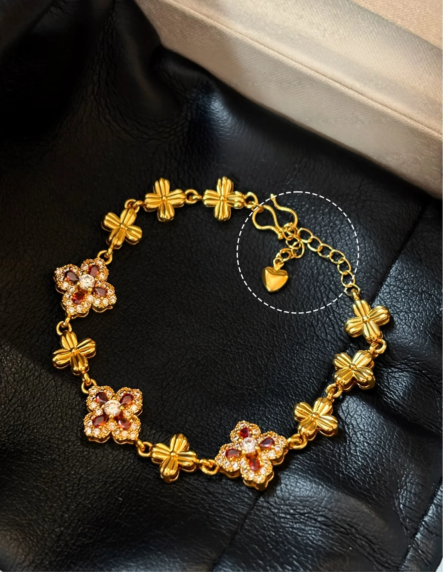 Vintage Shiny Rose Red Zircon Flower Star Bracelet for Women Light Luxury Niche Delicate Cross Stackable Fashion Bracelet
