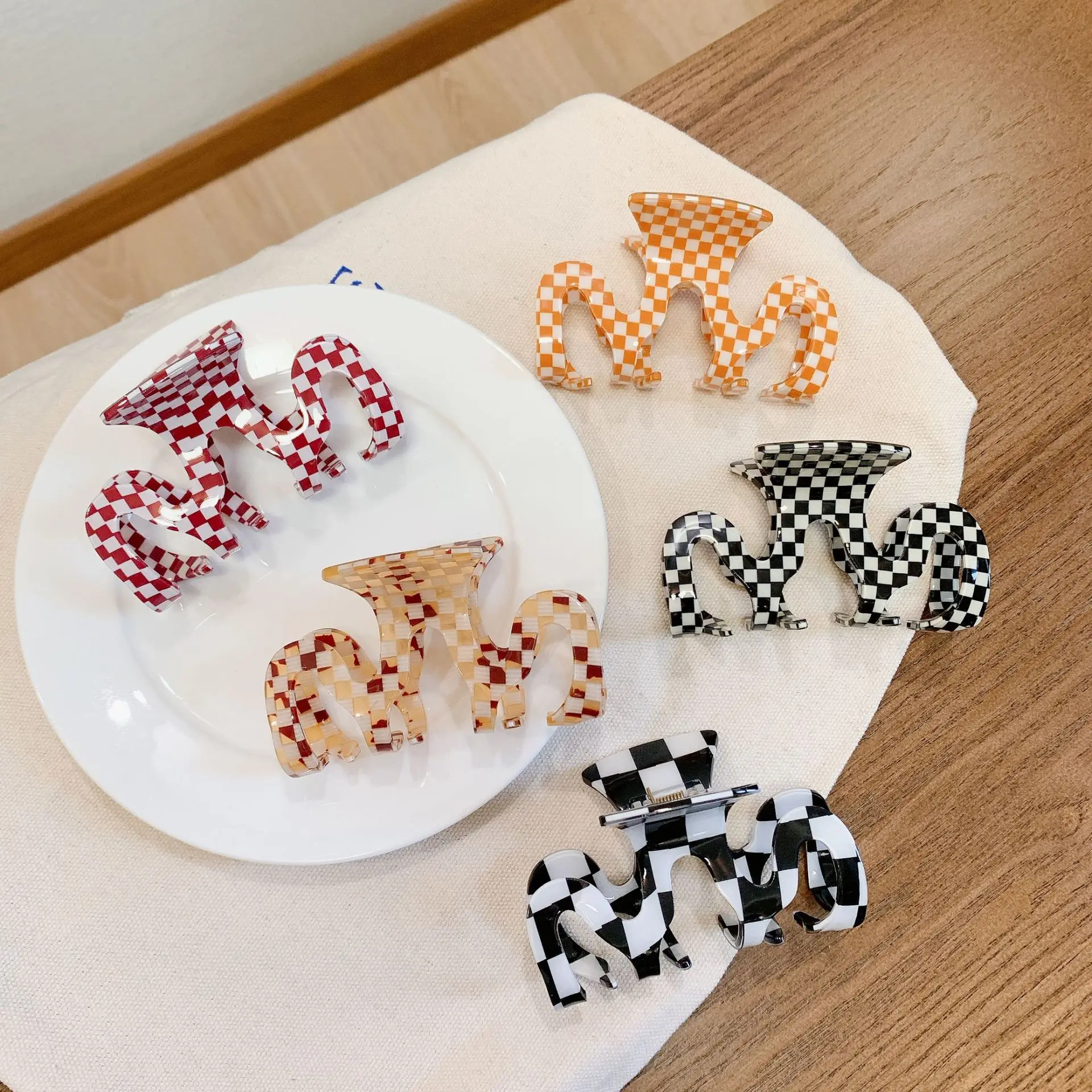 

Memphis style Summer Hot Hollow Multicolor Checkered Acetate Hair Claw Clips Women Temperament Acrylic Hair Accessories