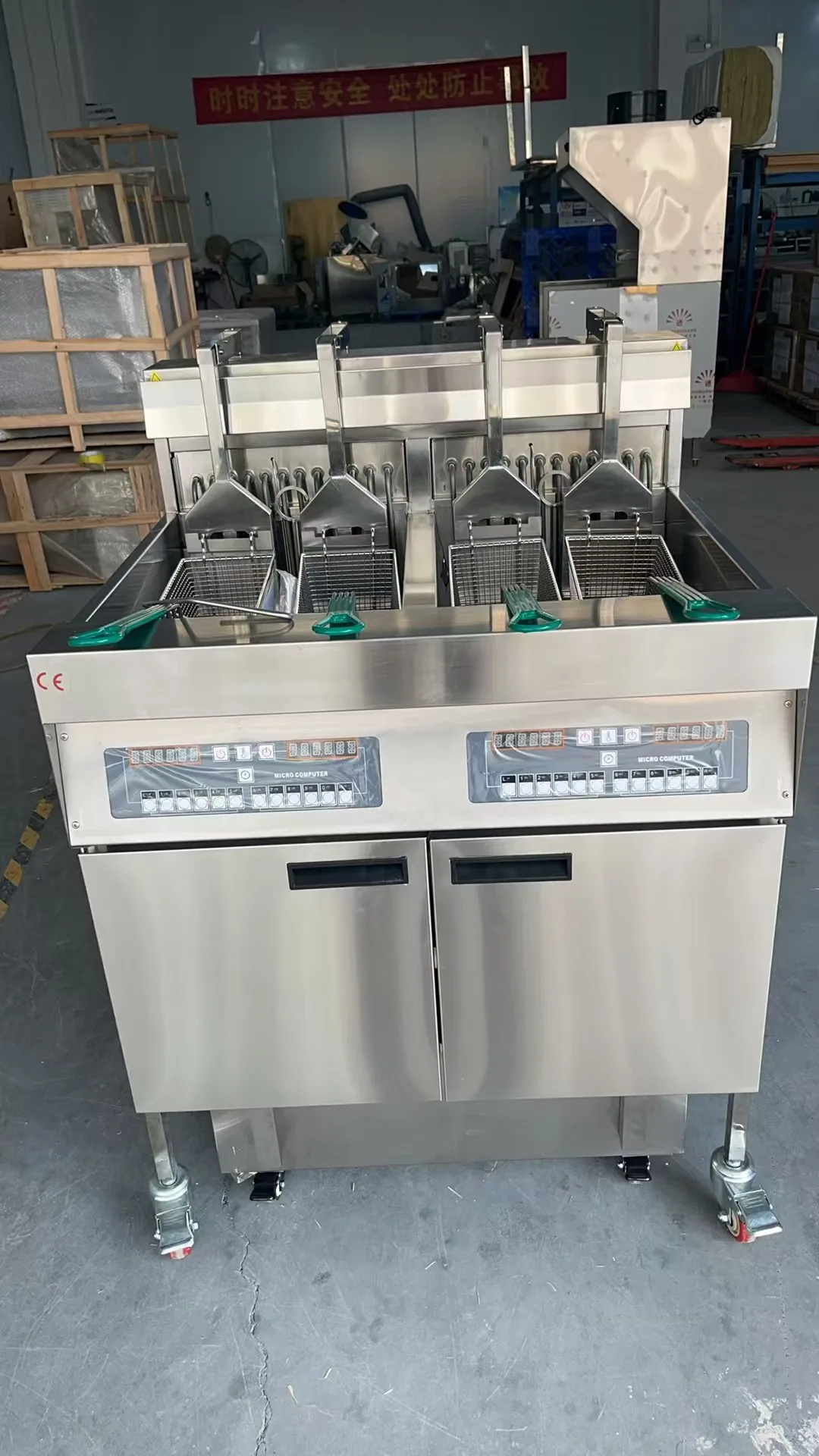 Automatic Lifting Electric Heating Open Fryers 2 Tank 4 Baskets Deep Open Fryer for French Fries Fried Chicken