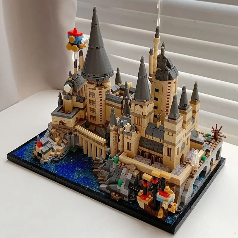 

Harry Potter building blocks, Hogwarts Castle architecture, micro particle assembly toys, gifts for boys and girls