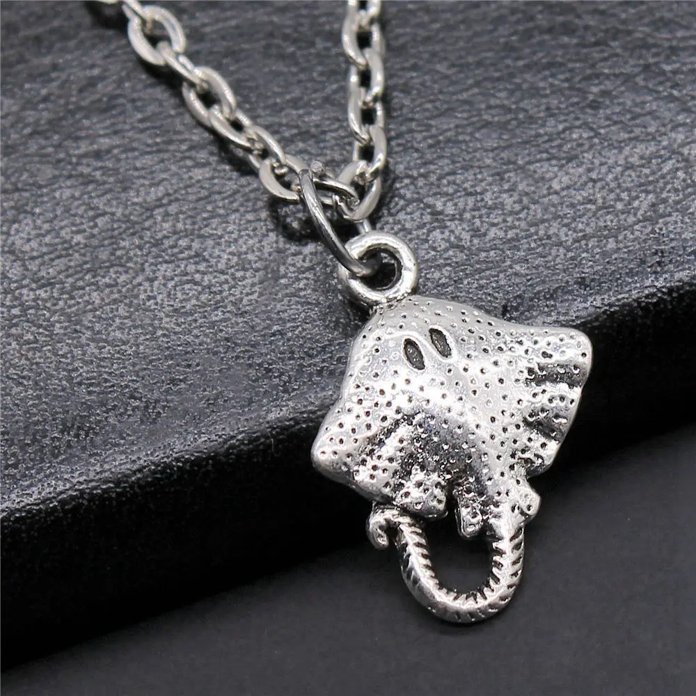 1pcs Stingrays Pendants And Necklaces Car Pendant Jewelry Tools Crafts Chain Length 43+5cm