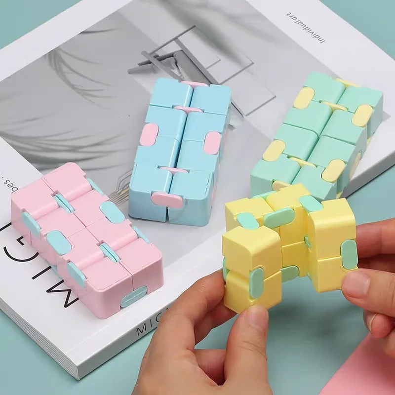 

Антистрессовый кубик-головоломка Infinity Cube: игрушка для снятия тревоги, для развития моторики пальцев, для детей с СДВГ и аутизмом, подарок для детей