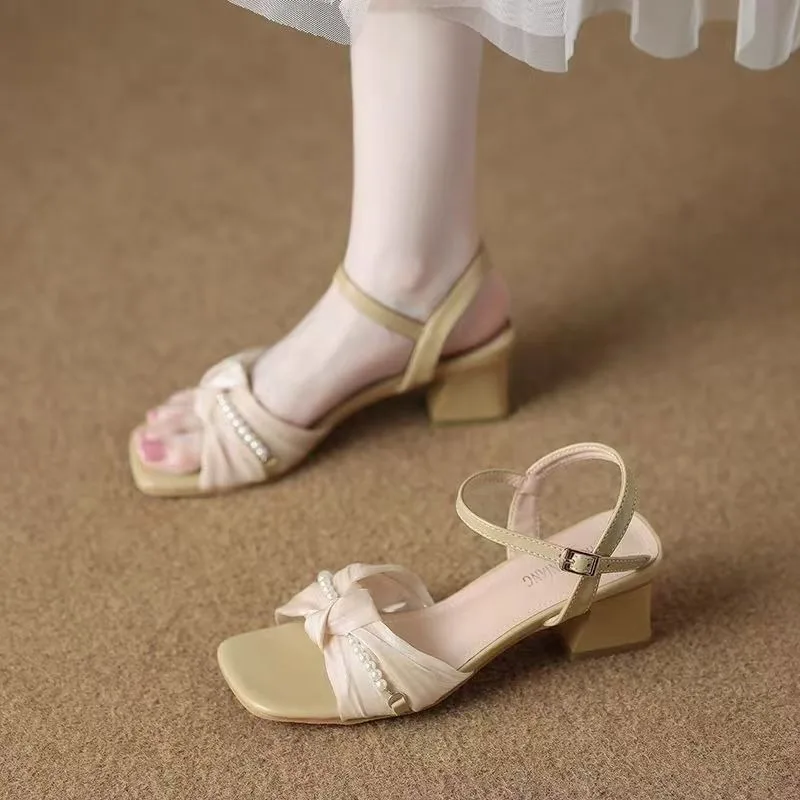 

Женские босоножки на грубом каблуке, летняя уличная одежда, новинка 2025 года, стильные уличные повседневные модные темпераментные сандалии на среднем каблуке