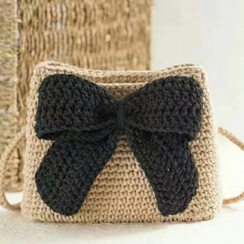 Hand woven one shoulder backpack with large capacity mobile phone tissue bag powder bag is easy to use, fashionable and exquisit
