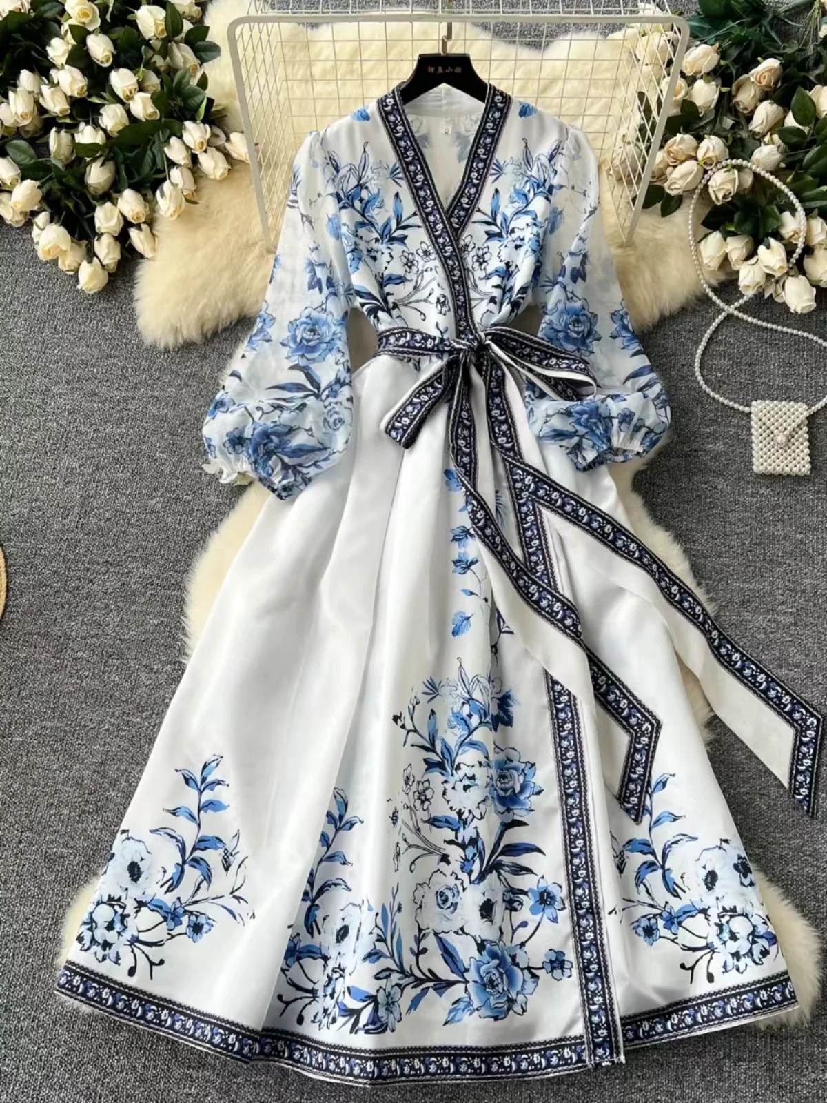 

European and American Vintage Palace Print Dress For Women Autumn Design Sense Tie Waist V-Neck Lantern Sleeve A-line Long Dress