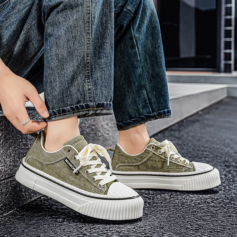 

2026 Summer New Men's Breathable Versatile Skateboarding Shoes Men's Soft Bottom Casual Sports Trend Fashion Canvas Shoes