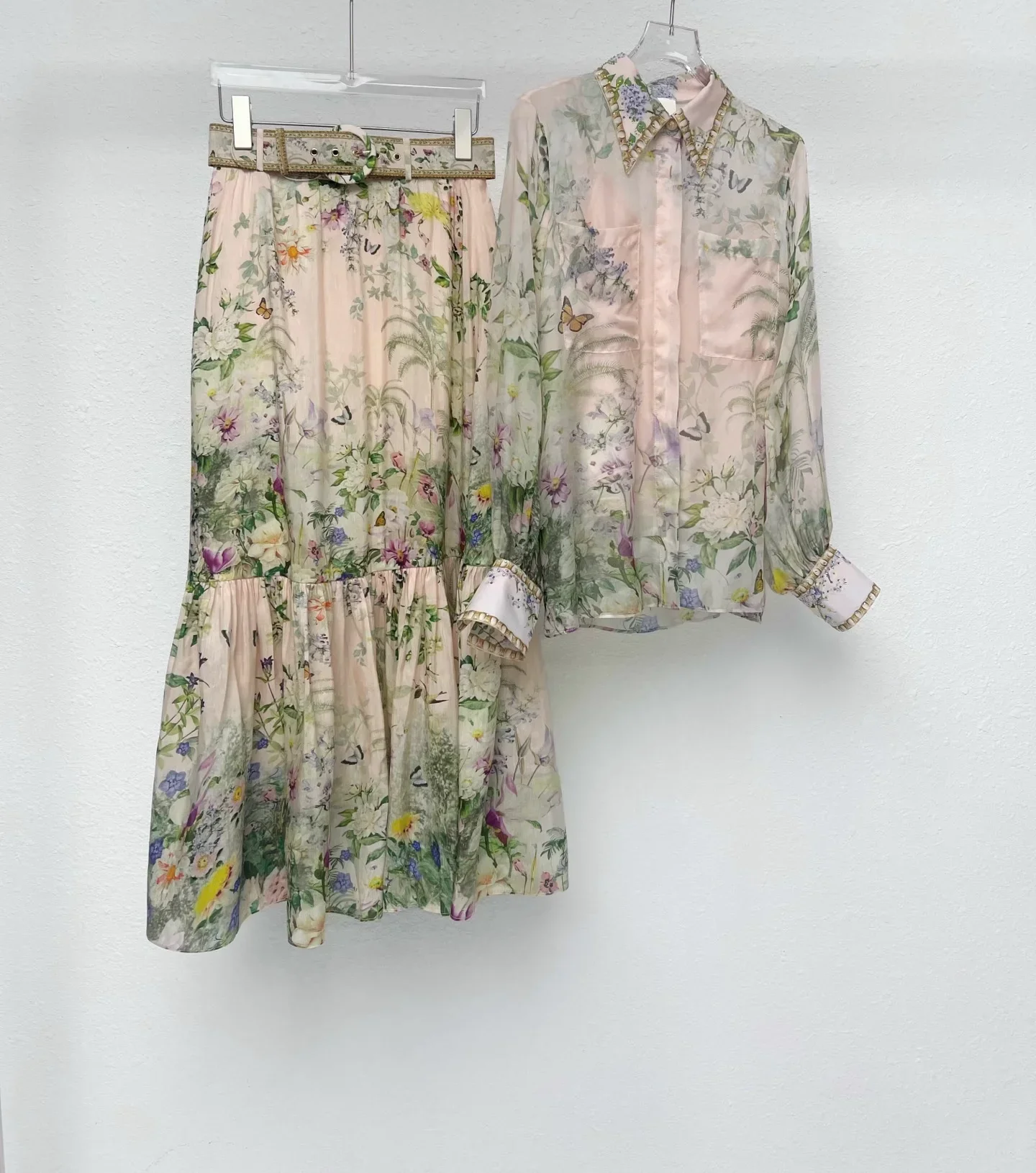 

2025 New Women Pink Flower Print Set Crystal Beaded Single Breasted Long Sleeve Blouse + High Waist Pleated Maxi Skirt Silk Suit