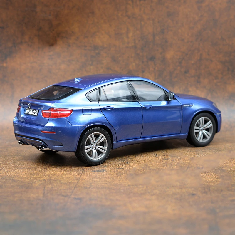 Diecast Original 1/18 Scale BMW X6M SUV Simulation Alloy Car Model Static Display Collectible Gift Toy Souvenir Decration